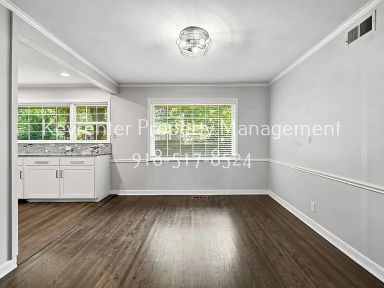 3325 S Yorktown Ave — Photo 5