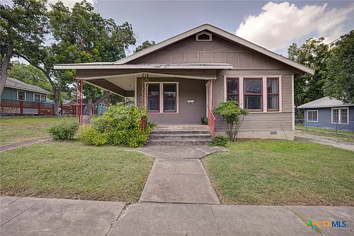 262 Clemens Ave Photo 1