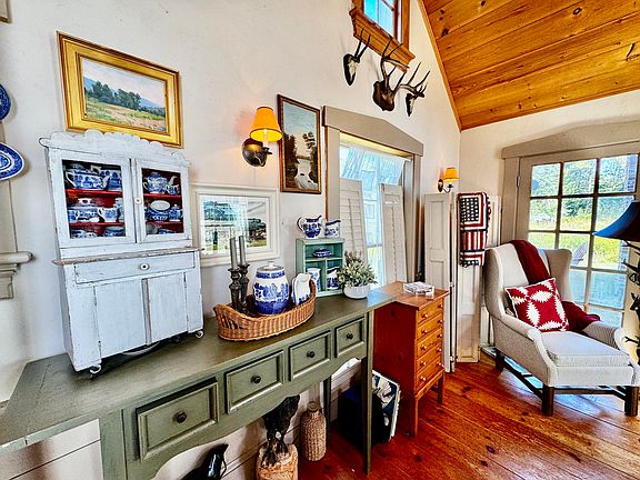 12th image of this home