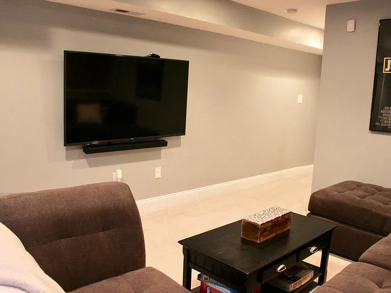 2528 Fleet St — Photo 9