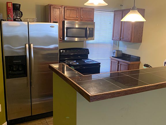 3rd image of 930 W Franklin St APT 5