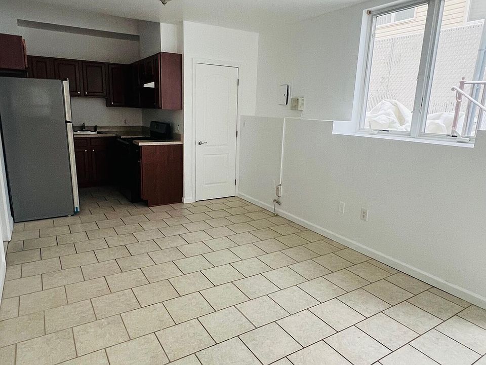 1st image of 34 Laconia Ave
