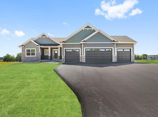 871 206th Ave NW, Oak Grove, MN 55011