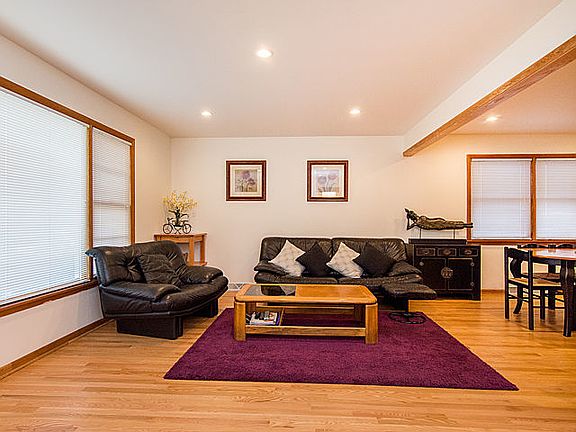 3rd image of 6118 N Kedvale Ave