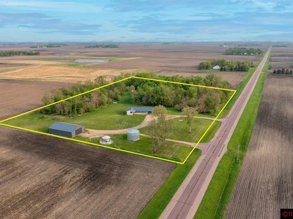 429 180th Ave, Ceylon, MN 56121