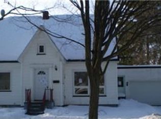 28 E Oak St, Fremont, MI