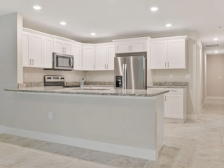 6076 Lacota Ave — Photo 4