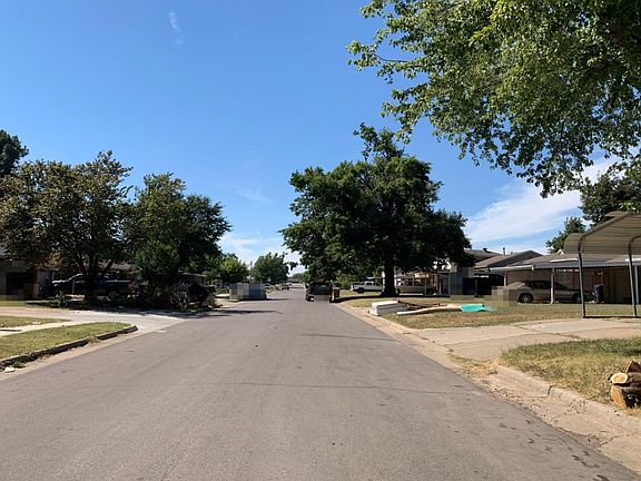 4th image of 620 SW 49th St