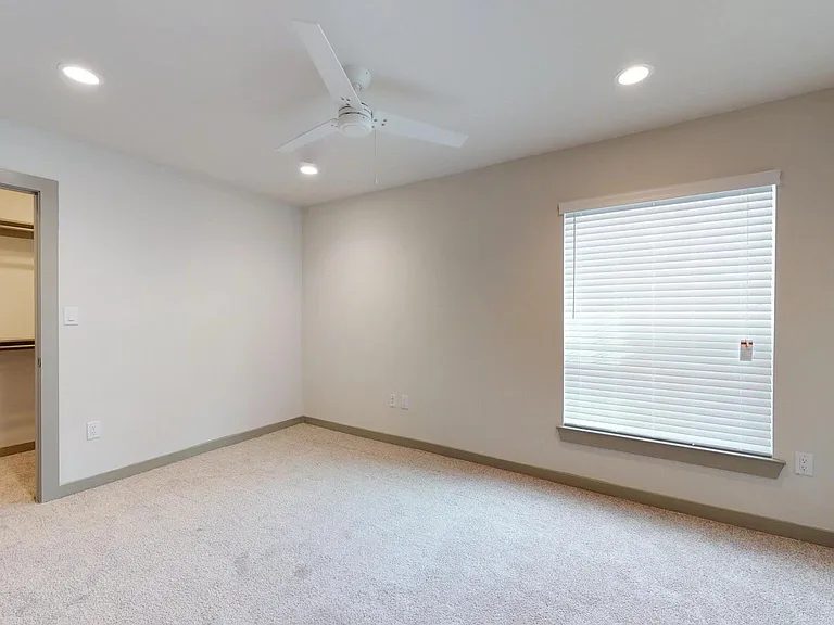 6304 Prospect Ave #202 — Photo 8