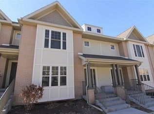 459 E Main St, Sun Prairie, WI 53590