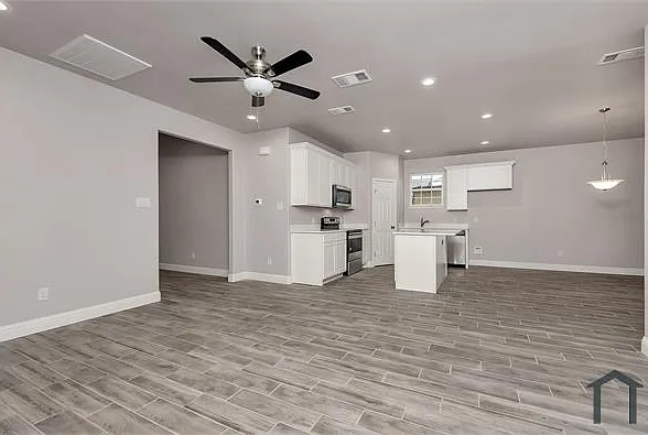 5836 Caballo St — Photo 10