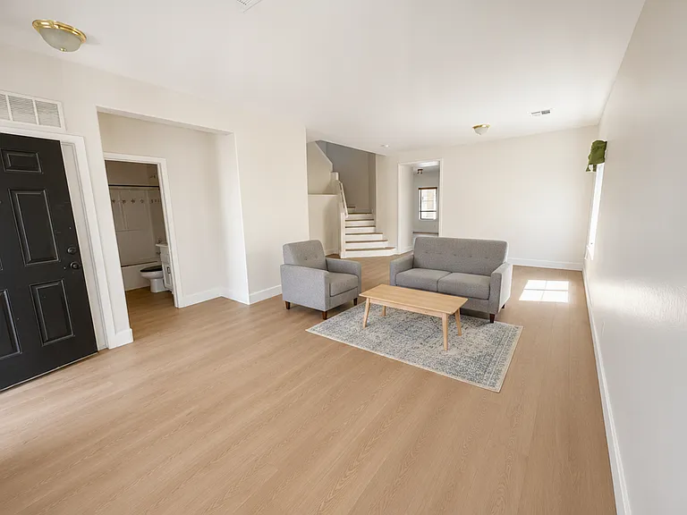 9541 W Frank Ave — Photo 3
