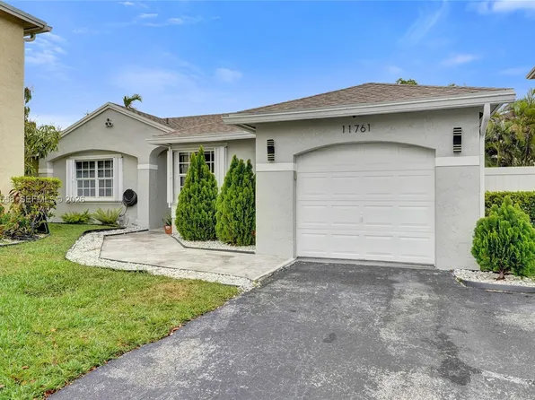 11761 NW 12th St, Pembroke Pines, FL 33026
