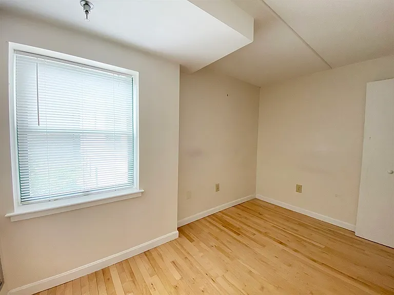 108 Peterborough St #3H — Photo 9