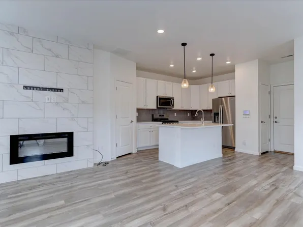 1828 S Poplar Ct, Denver, CO 80224