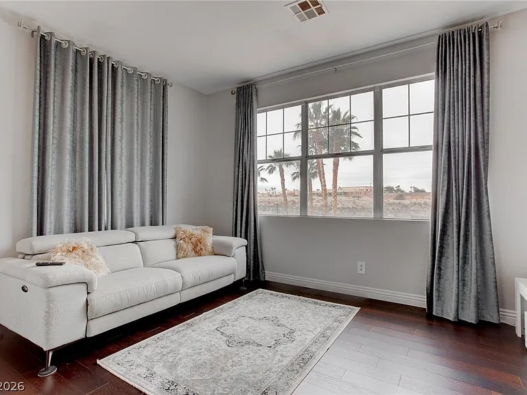 2500 Hacker Dr — Photo 28