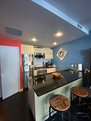 Rented by R New York | media 11