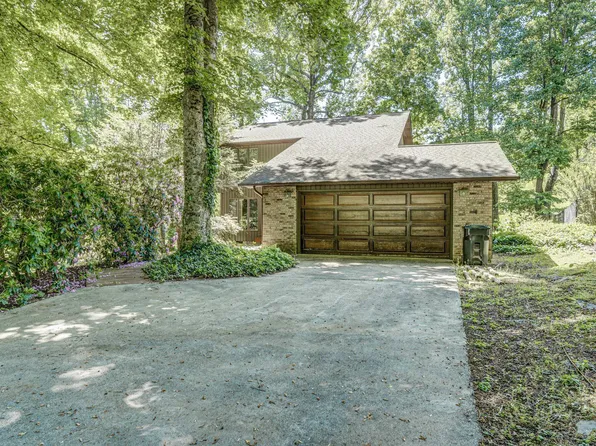 166 Heather Ln, Johnson City, TN 37601