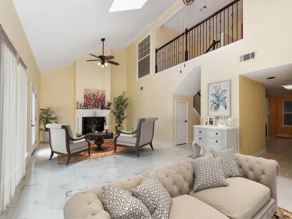 15031 Kimberley Ct #11, Houston, TX 77079