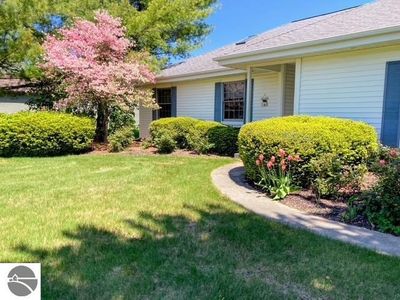 1551 S Donnybrook Rd, Suttons Bay, MI, 49682