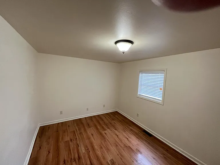 610 Binford St #B — Photo 2