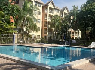 8180 Geneva Ct APT 219, Doral, FL 33166