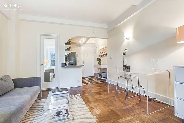 Sold by Sotheby's International Realty | media 11