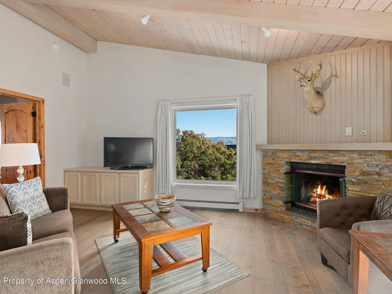 35 Upper Woodbridge Rd — Photo 3