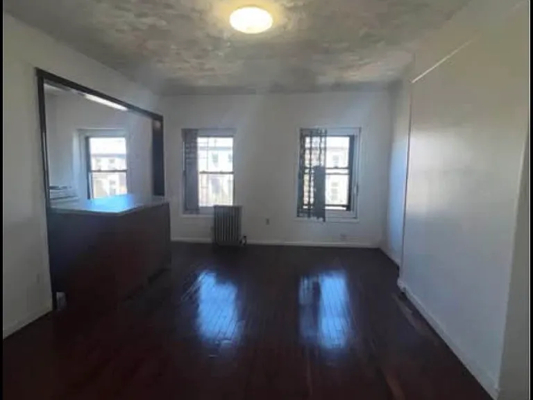 73 Hart St #2 — Photo 6