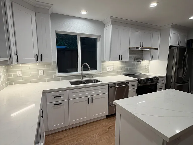 2329 Fairfield Ave — Photo 2