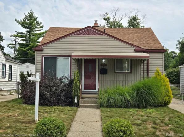 20540 Woodworth, Redford, MI 48240