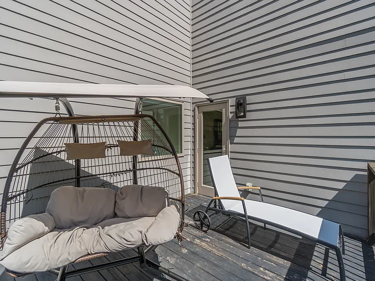 406 E Side Ave SE — Photo 54