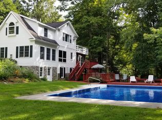 758 Hollow Rd, East Stroudsburg, PA 18301