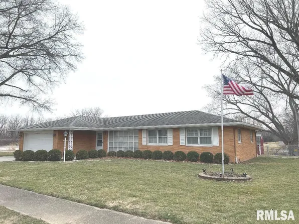 2 Knollwood Dr, Sherman, IL 62684