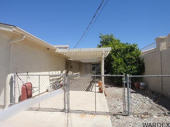 5th image of 2712 Smoketree Ave N
