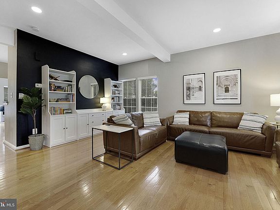 4th image of 14050 Darkwood Cir