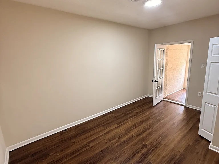 1504 Isherwood St NE — Photo 10