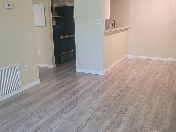 4th image of 537 Rock Pit Rd