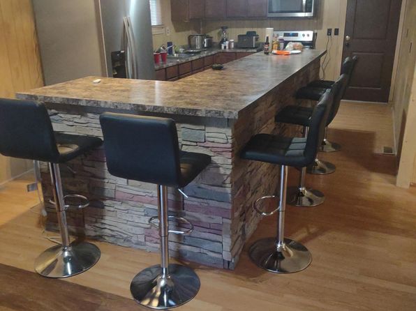 202 Railway St SE #1