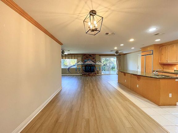 3rd image of 23708 President Ave