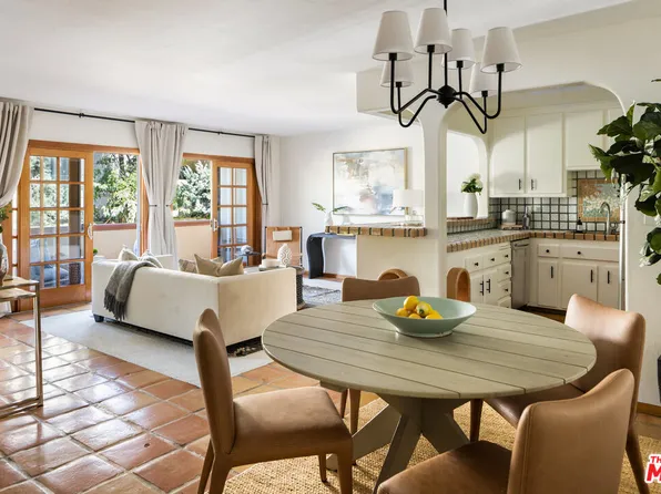 12500 Huston St APT 102, Valley Village, CA 91607