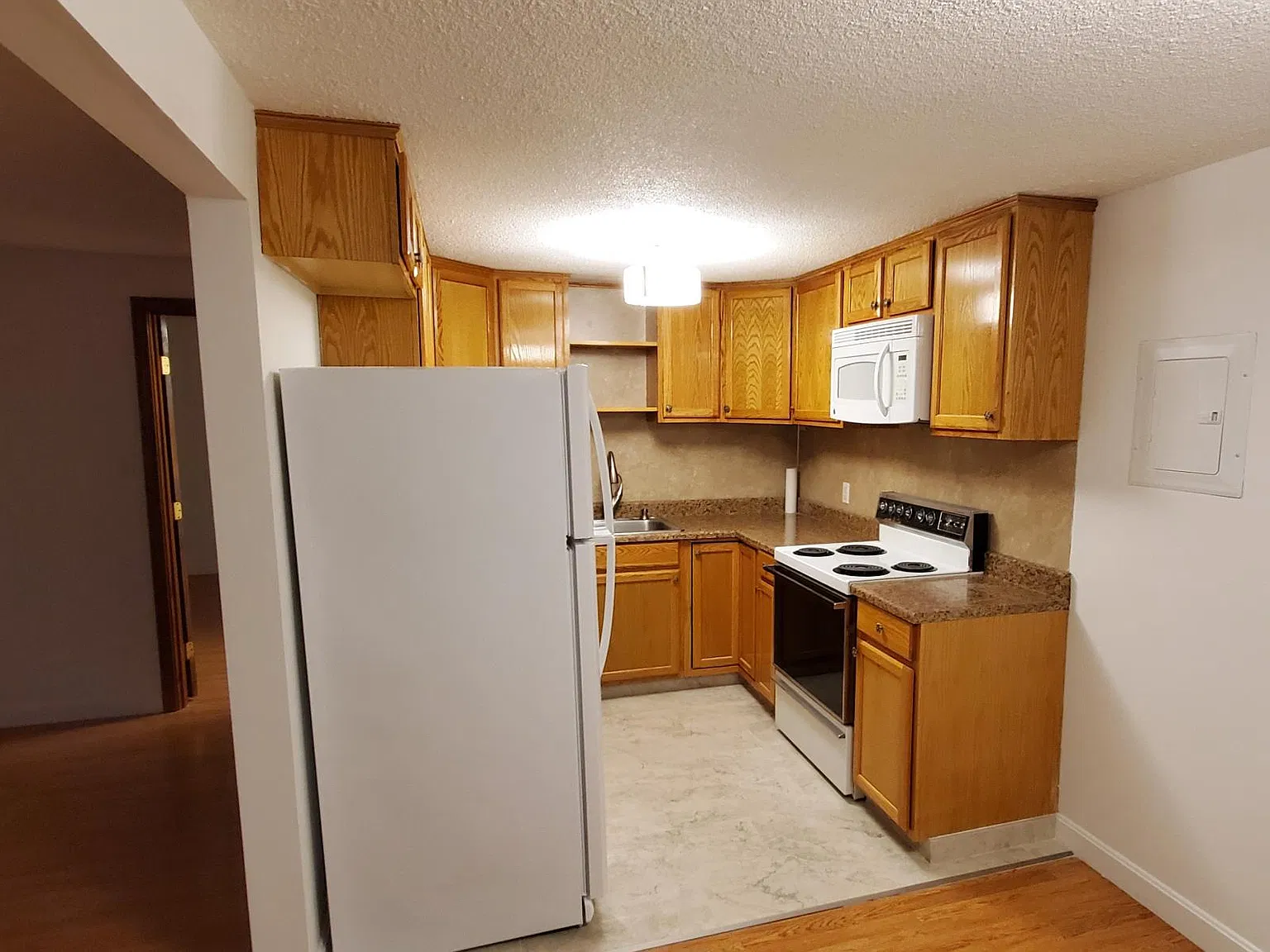 1 bed, 683 sqft, $2,000 — Photo 4