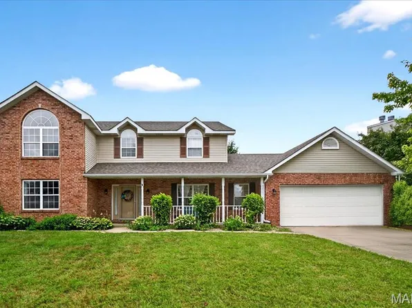 123 Saint Sabre Dr, Swansea, IL 62226
