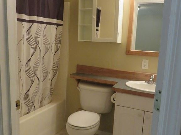 5th image of 1604 Susan Ct SE #1