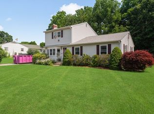 41 Meadowcrest Dr, Cumberland, RI 02864