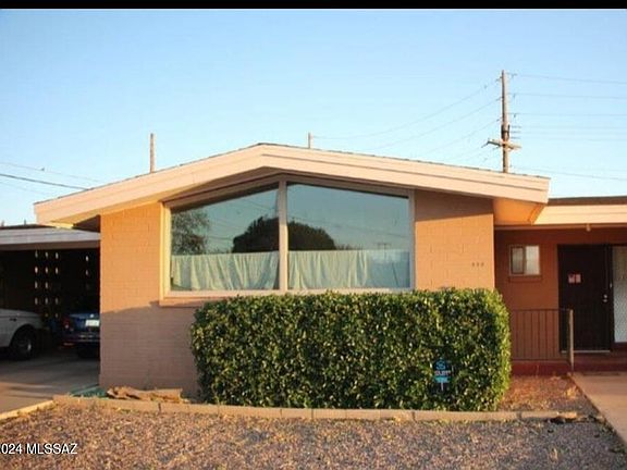 3rd image of 832 W Stirrup Dr