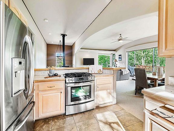 5th image of 10725 Palisades Dr