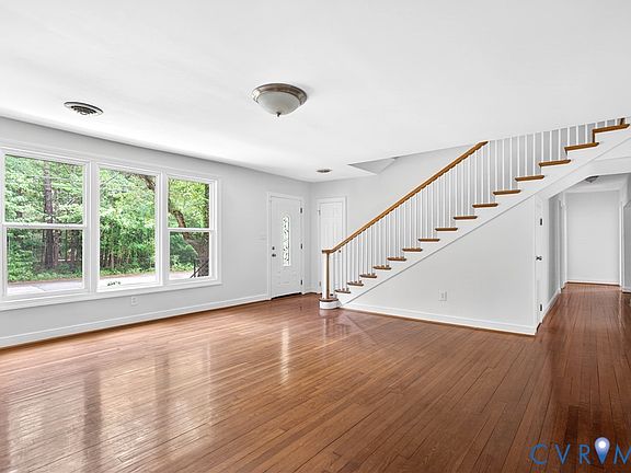 3rd image of 3316 Longstreet Dr