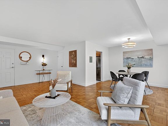 5th image of 3900 Tunlaw Rd NW APT 206