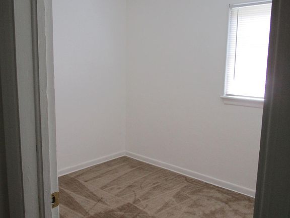 5th image of 1402 Sunset Dr #House